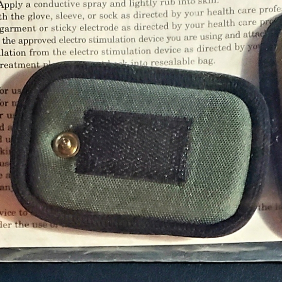 TENS UNIT - AG GARMENTS Reusable Conductive Electrode Panels - 1 pair - NWT - Picture 3 of 4